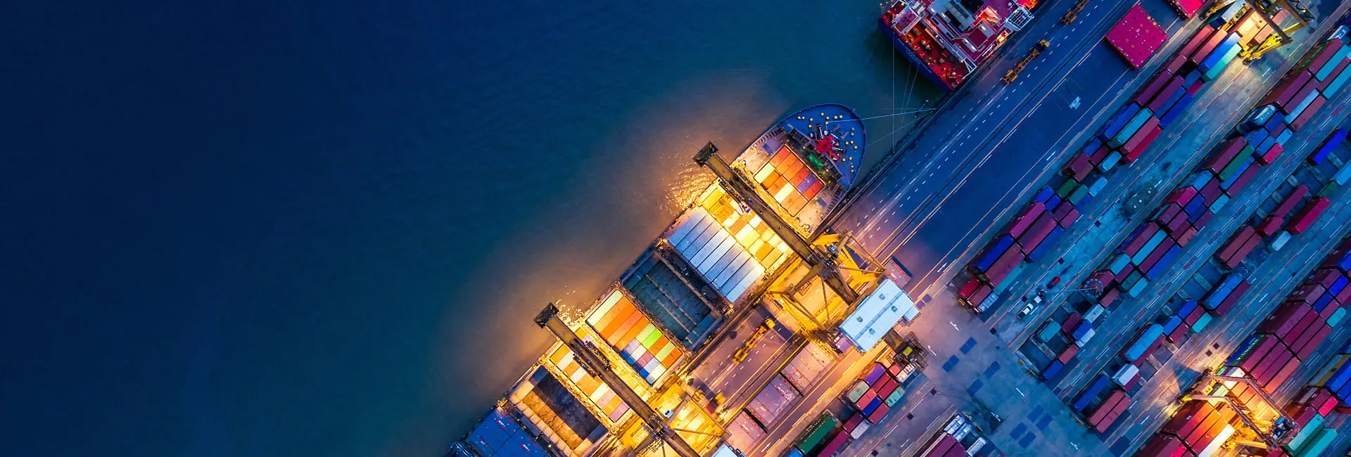 작업의 세부 사항에 세심한 주의를 기울입니다.